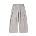 Pantalones holgados con pliegues