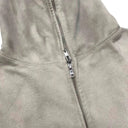 Sudadera con capucha y parches de mezclilla en gris roca